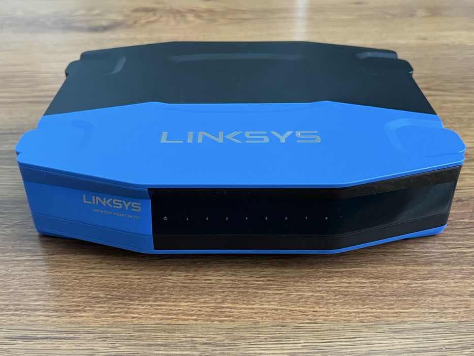 Linksys SE4008 - Gigabit switch 8 порта