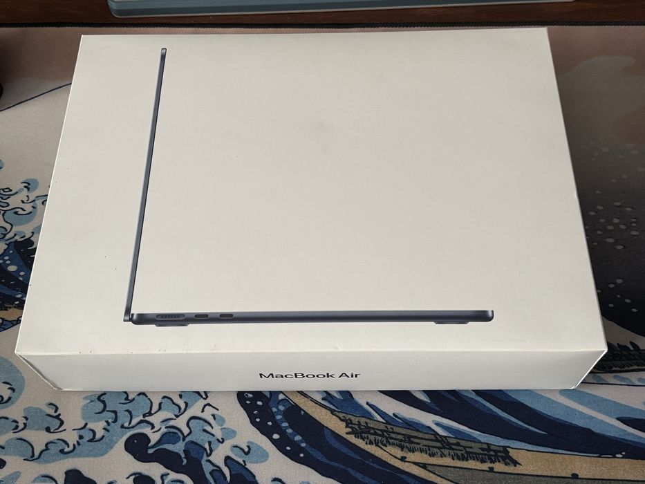 MacBook Air 13" M3 (2024) – 16GB RAM / 256GB SSD – Midnight – Ca Nou (16 Cicluri)