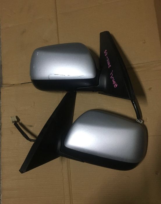 Oglinzi Toyota Rav4 2000-2005. Volan stinga.