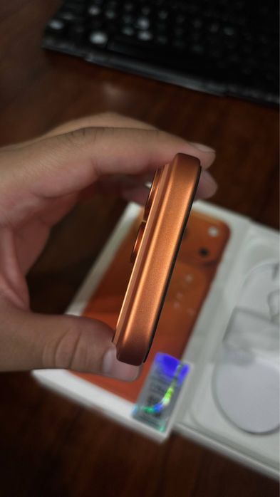 Iphone 17 pro orange