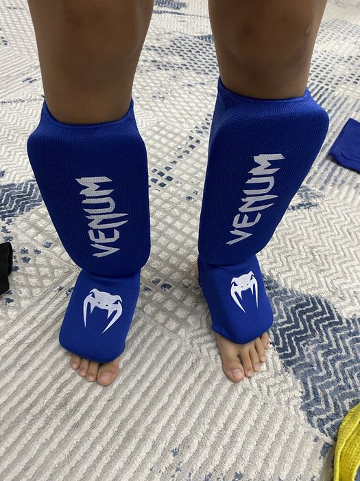 Продам кимоно с перчатками и шлемом