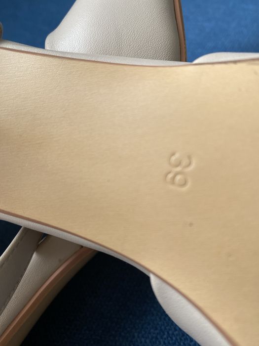 Каблук хорошем состоянии