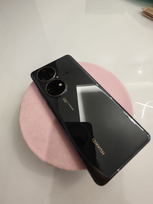 Продавам Huawei p50 pro