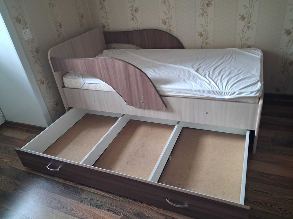 Кровать детская б/у, в отличном состоянии