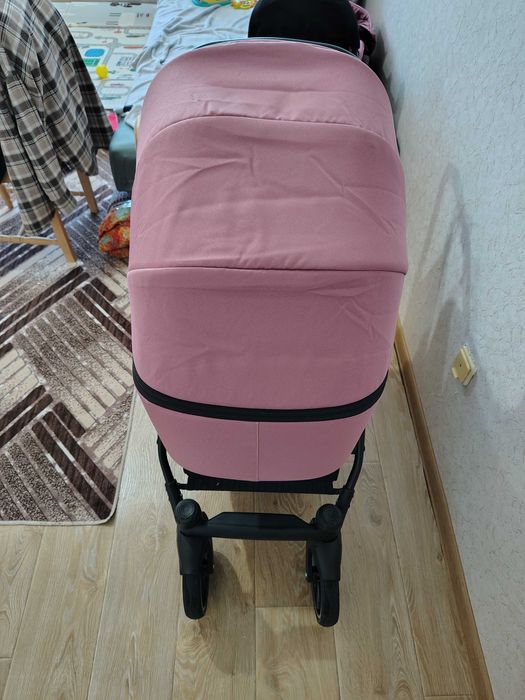Продавам количка KIKKA BOO Комбинирана количка 2в1 AMANI PINK