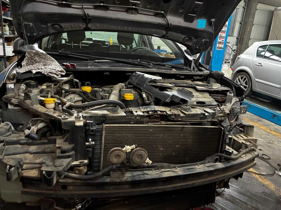 Service auto profesional - schimb anvelope, revizii, reparatii