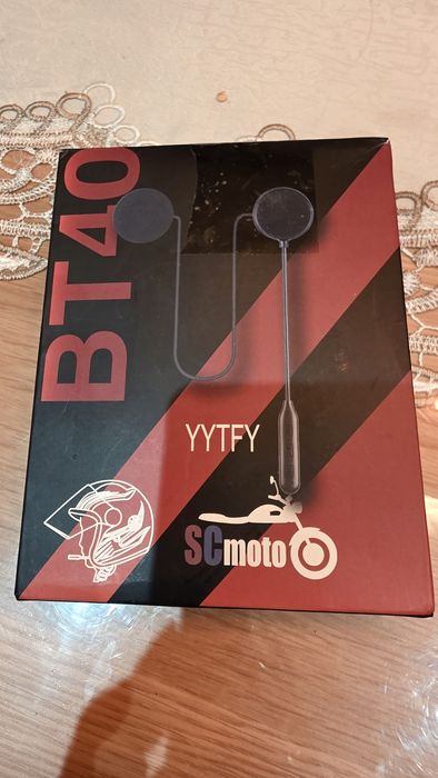 Блуутут слушалки за каска