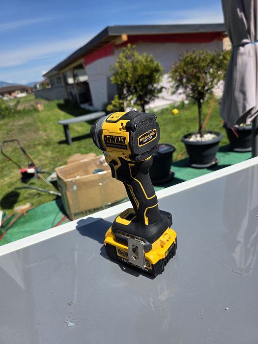Pistol impact biți Dewalt DCF 850