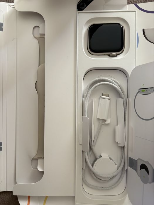 Apple Watch SE 3 44mm Starlight AI Starlight SB S/M CEL