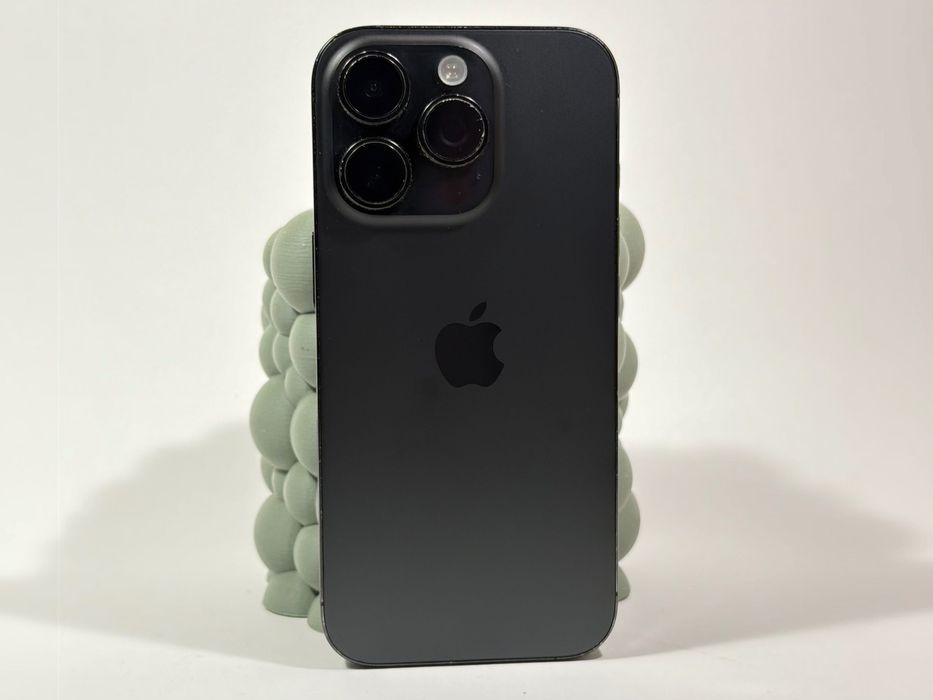 iPhone 16 Pro | 90% | Black Titanium | 256GB