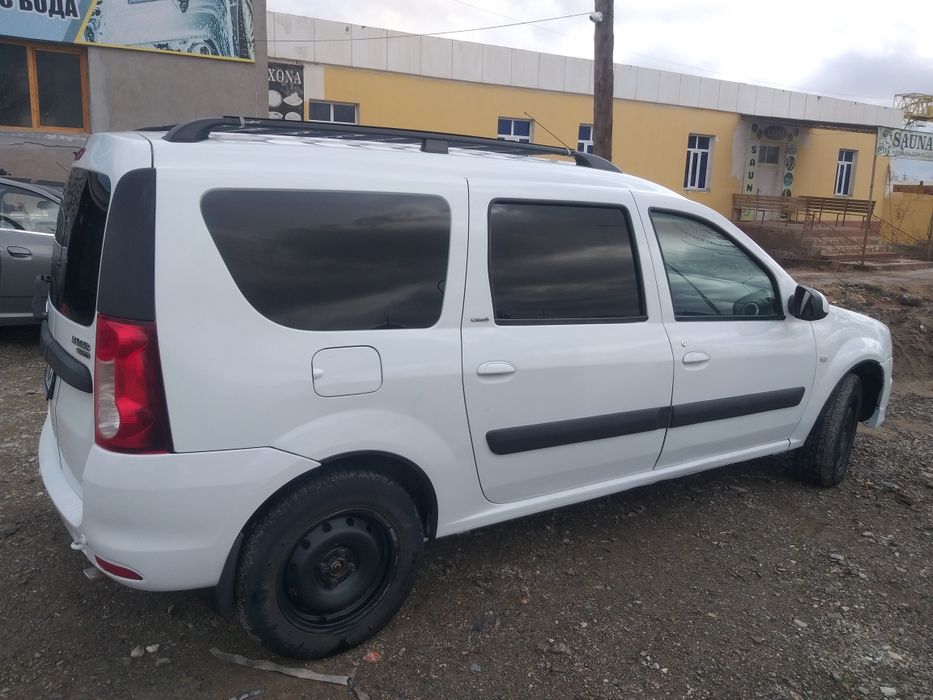 Lada largus universal