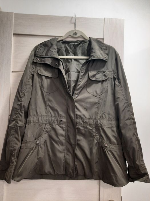 Дамско яке - ветровка