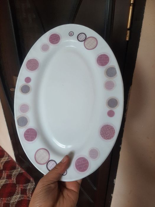 Янги идишлар, бокаллар  80 граммли 78 та дона, 13 пачка туркия, лодка