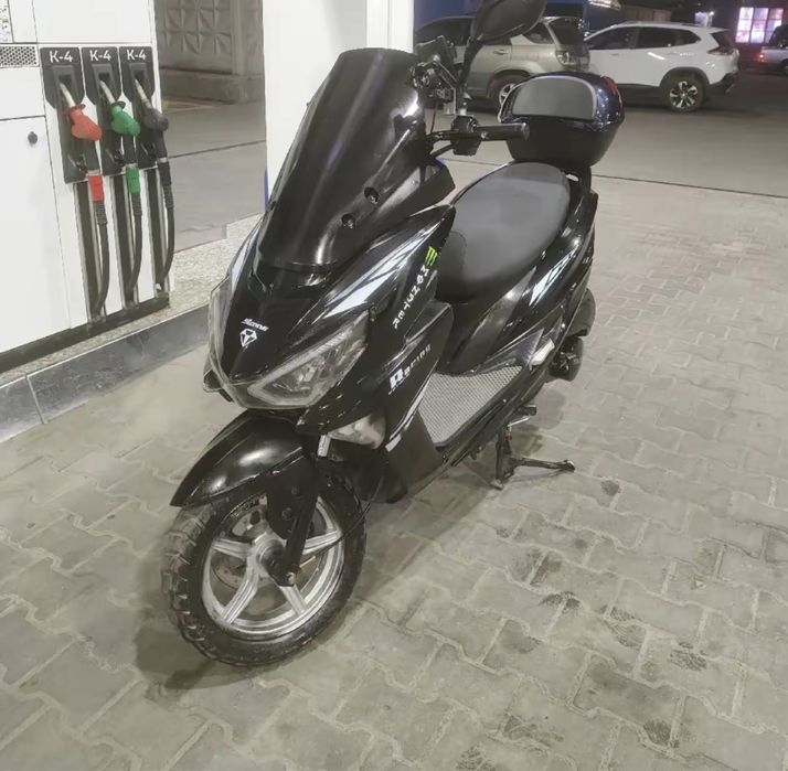 Мопед  макси  150  куб