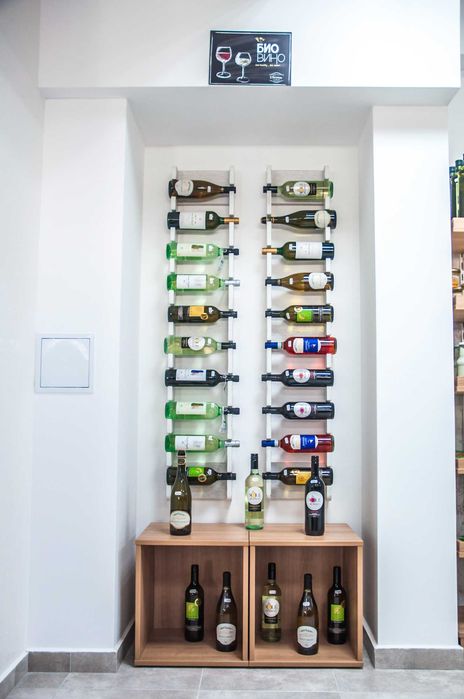 Дизайнерски рафтове/стелажи за магазин Бургас