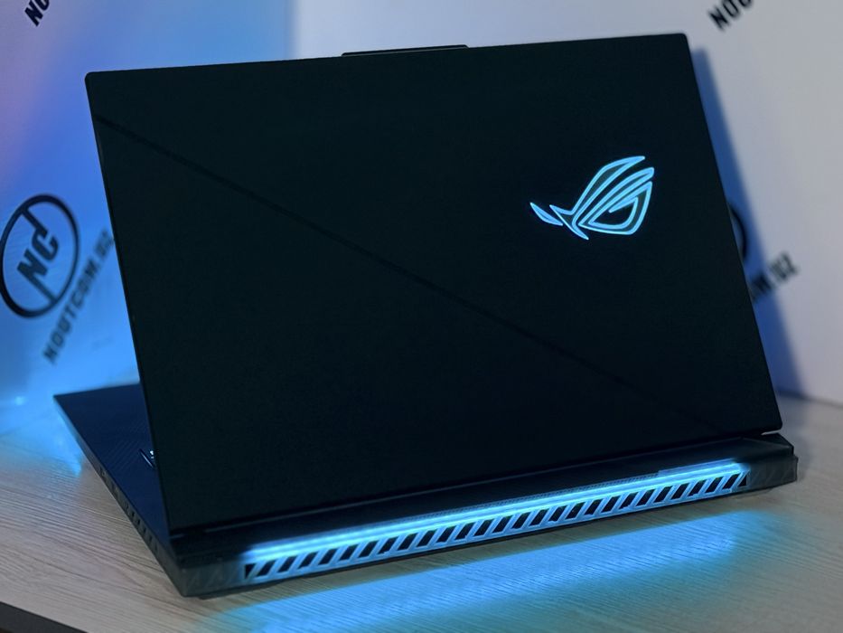 Asus Rog Scar 18 i9-14900HX RTX-4080 12Gb 32/1Tb