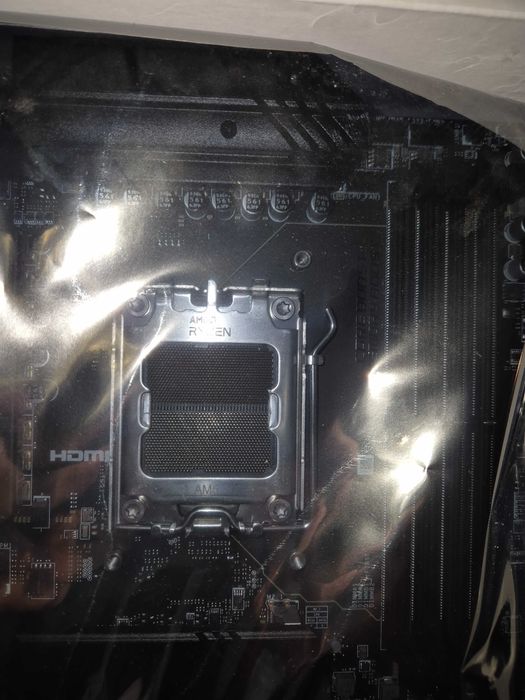 MSI MAG B650 TOMAHAWK WIFI (прочети описанието)