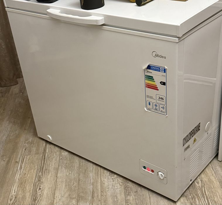 Срочно продам морозильный ларь Midea