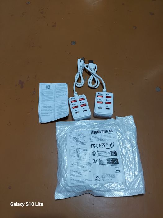 Два адаптора usb.
