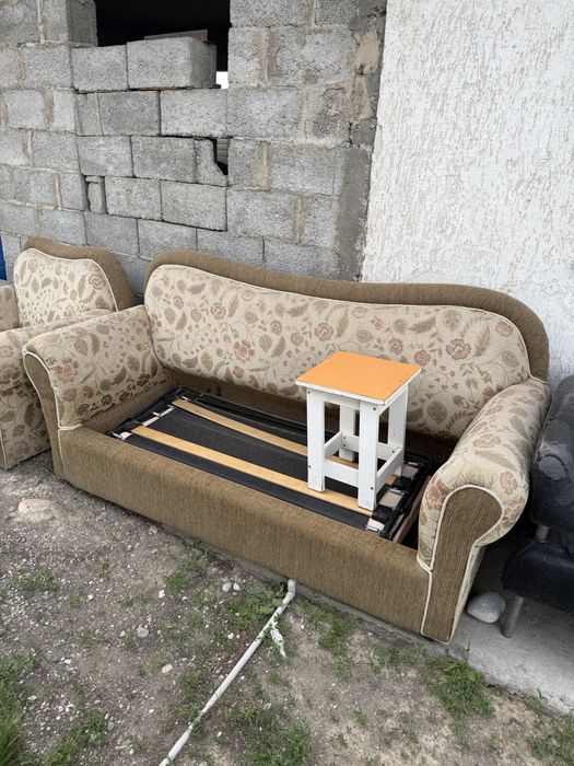 Диван и кресла, отдам даром