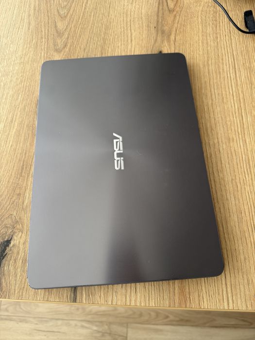 Laptop ASUS ZenBook UX430U, i7, 16GB RAM, 256GB, 14” Full HD