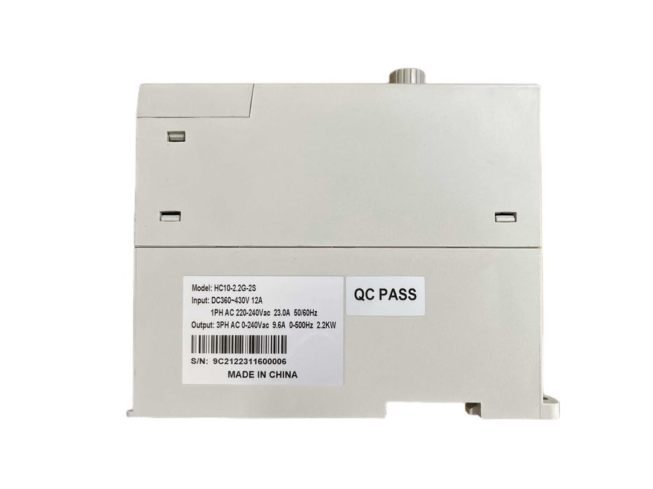 Соларен помпен инвертор работи БЕЗ Батерии монофазен 2.2kW пълна синус