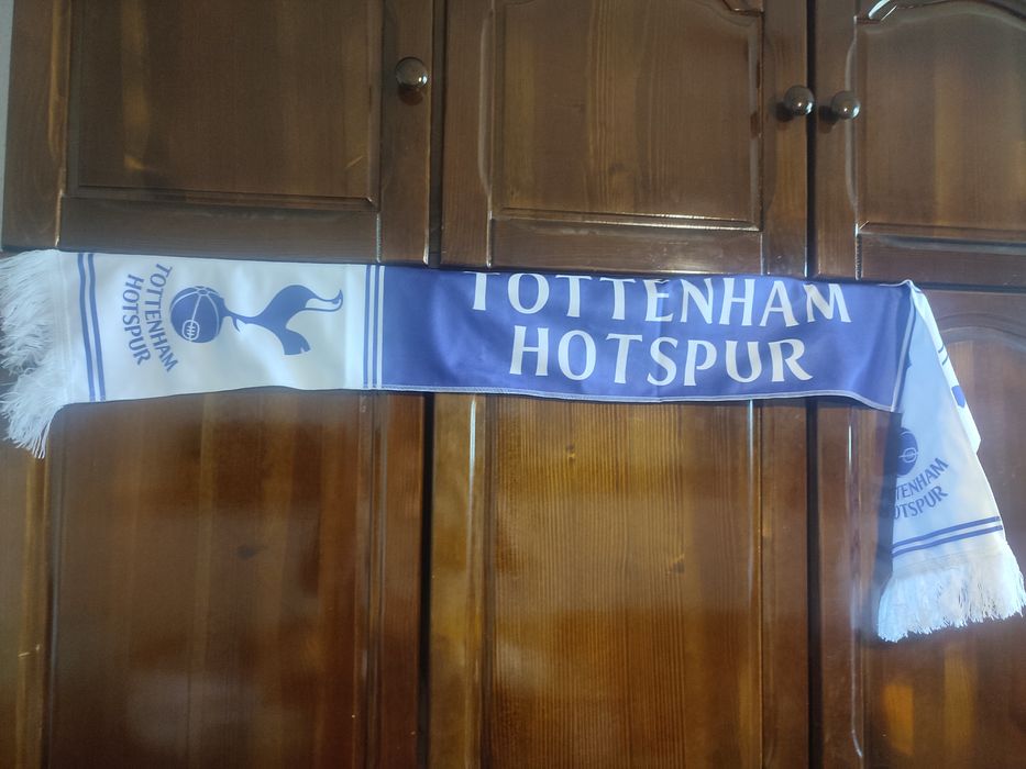 Чисто нови футболни шалове на 6 от известните отбори