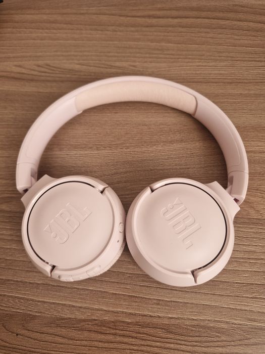 Наушники JBL в хорошом состояние ( без коробки)
