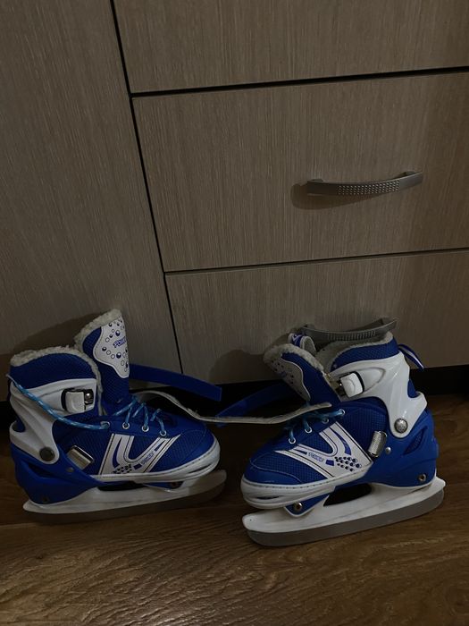 Коньки размер:34-37 созылмалы