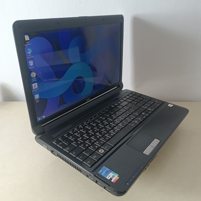 Ноутбук Fujitsu AH530