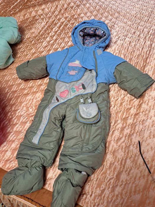 Продаю комбинезоны детские