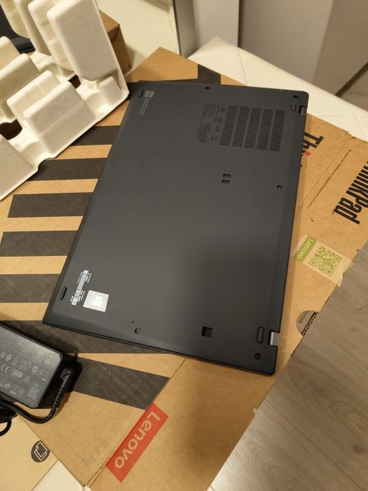 Thinkpad T14s Gen 2,  14", i5 1135G7, 16Gb, 512Ssd, 72%CG