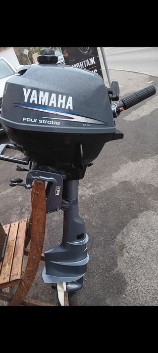 YAMAHA four stroke 2,5k.c