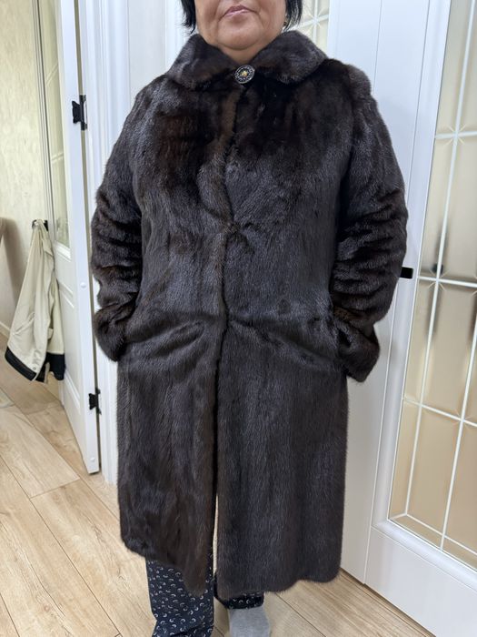 Шуба с копюшеном коричневая