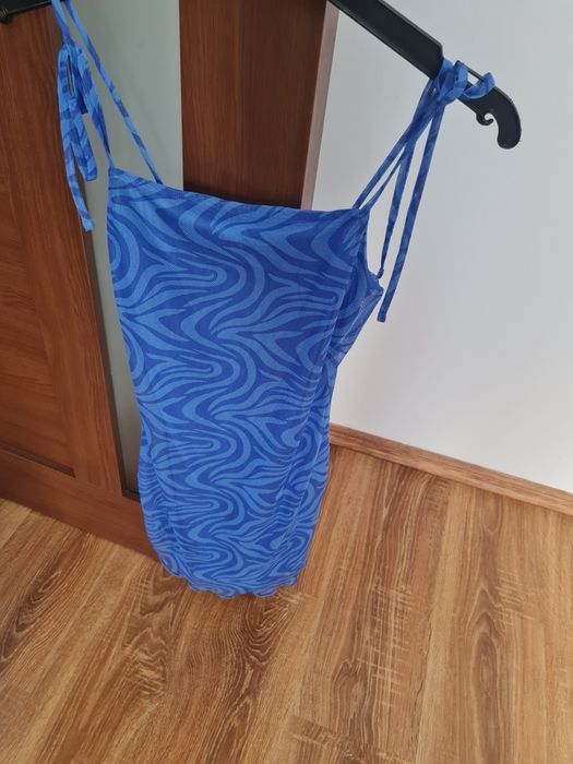 Vând rochii tot ce este în imagine 100 de lei