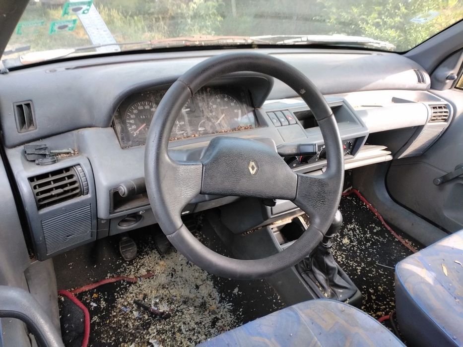 Renault Clio на части