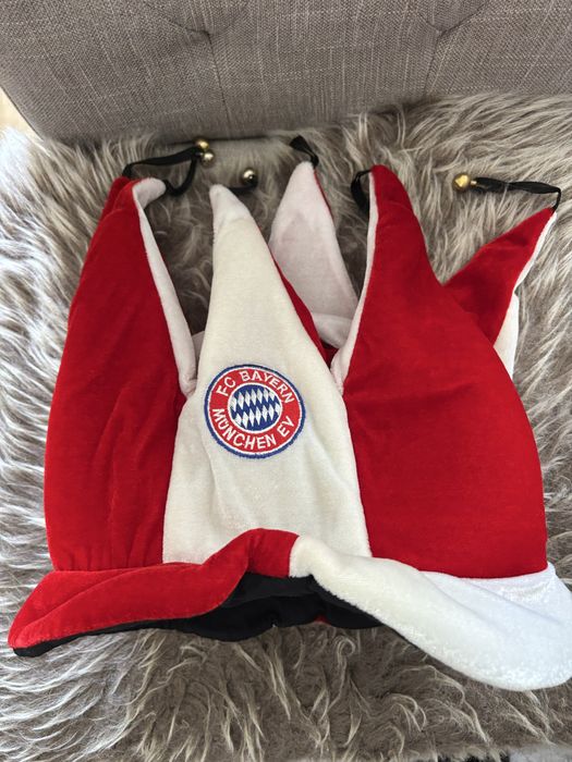 Продавам оригинална карнавална шапка с логото на FC Bayern Munchen