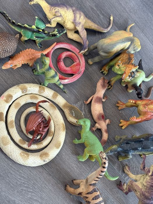 Динозаври и змии