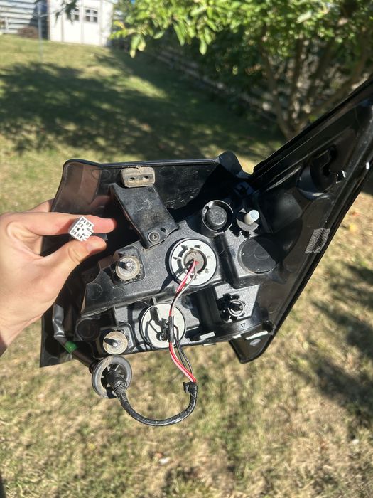 Bec stop spate stanga hyundai elantra
