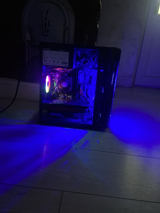 Vand pc gaming pentru piese