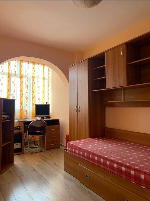 Apartament 3 camere de vânzare, Târgu Jiu, 9 Mai, mobilat, la cheie