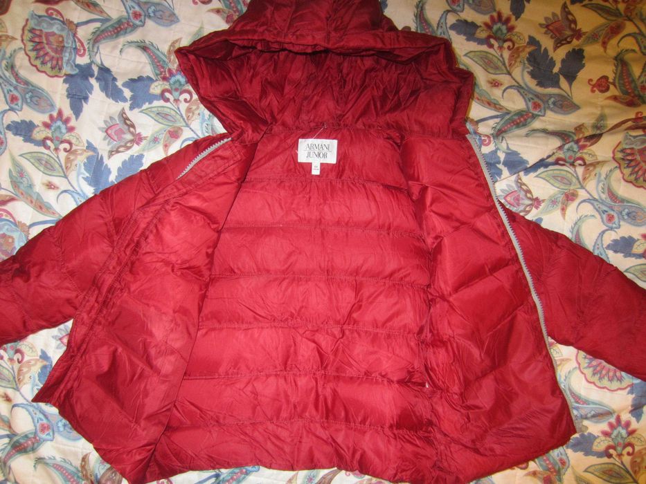 Geaca puf Armani Junior,masura 6/118cm (circa 6 ani),gluga, ca noua
