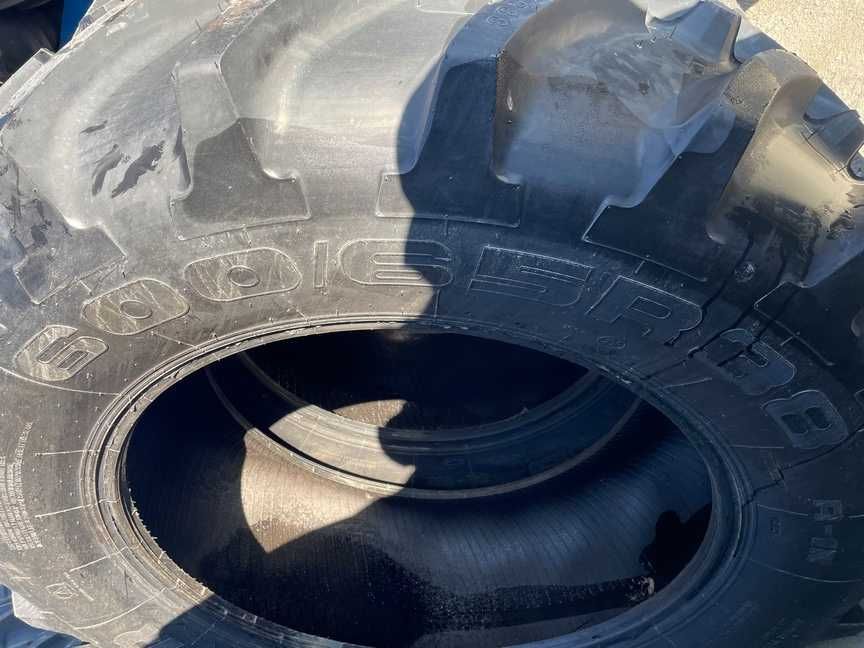 Anvelope de tractor John Deere 600/65R38 Garantie Radiale Cauciucuri