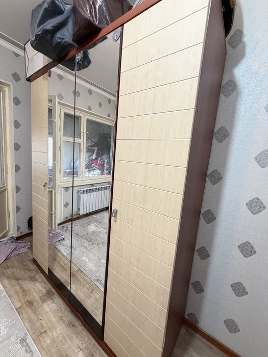 шкаф и тумбочки в хорошом состоянии