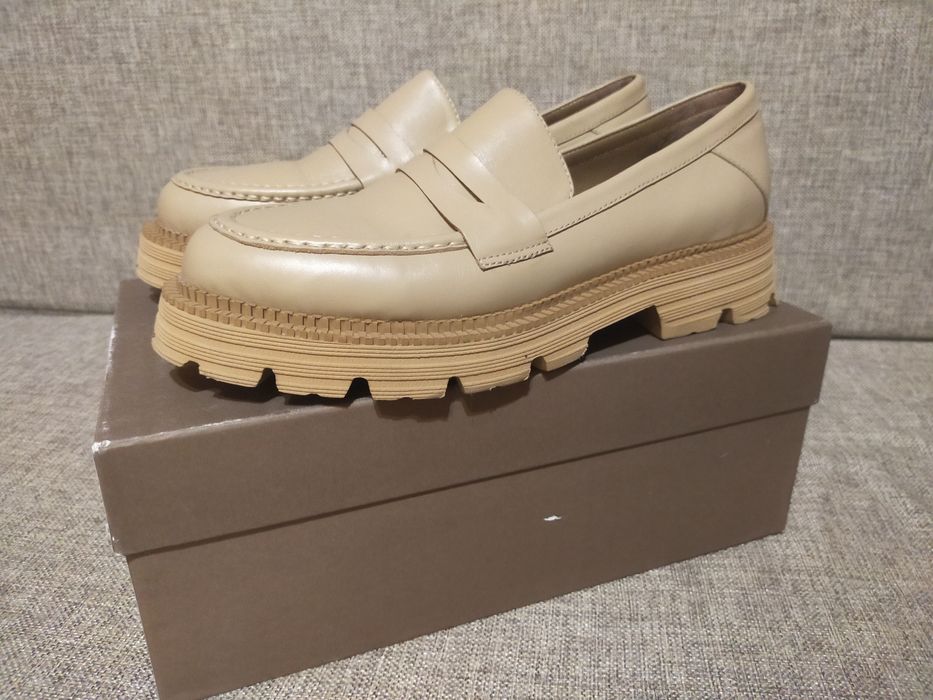 Лоферы женские новые