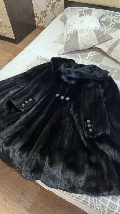 Продаж норковую шубу