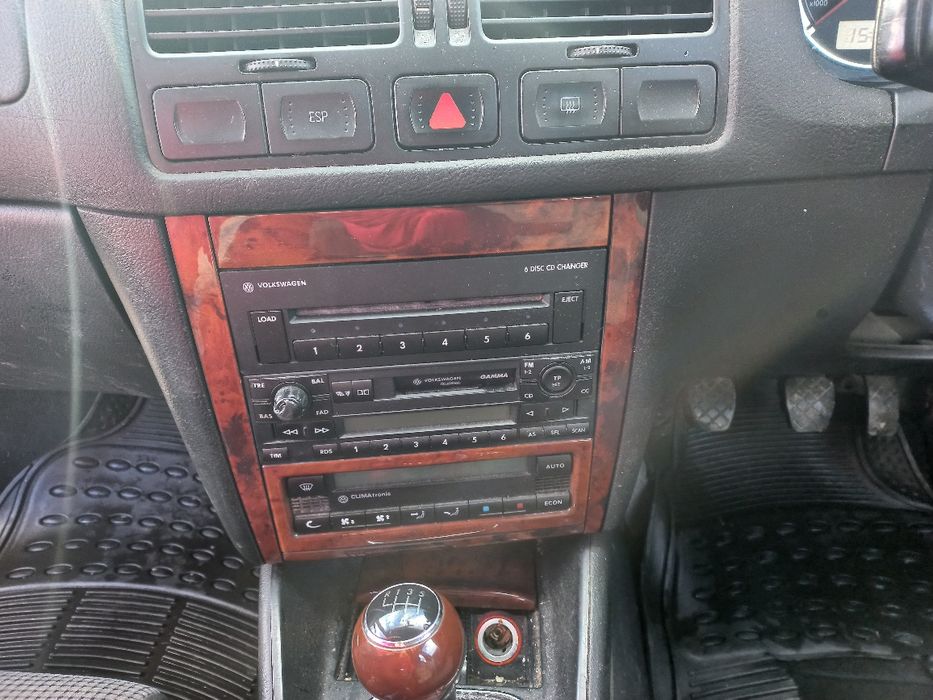 Продавам Фолцваген Бора