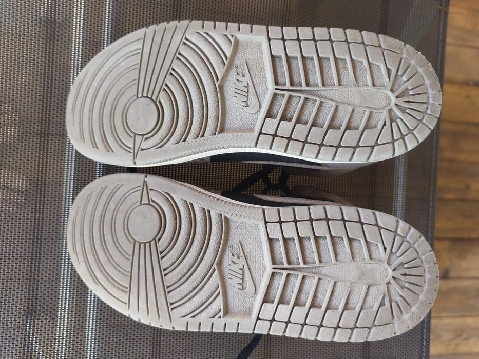 Сникърси Air Jordan 1 Retro High OG DZ5485 052 Сив
Изберете