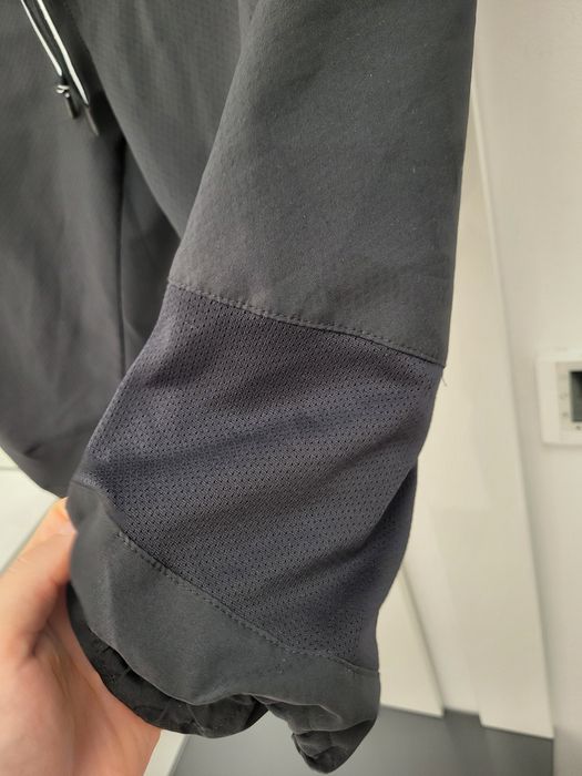 Pantaloni 3/4 originali nike marimea S 90% REDUCERE 

Sunt ca noi. 

P