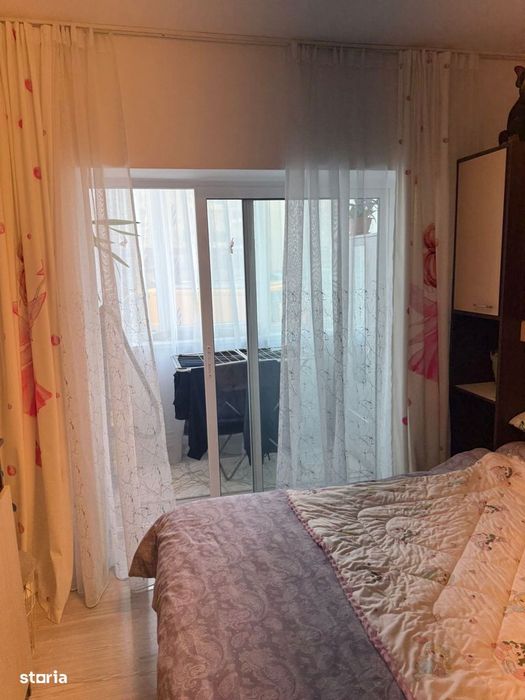 Apartament cu 3 camere , parter inalt,parcare inclusa